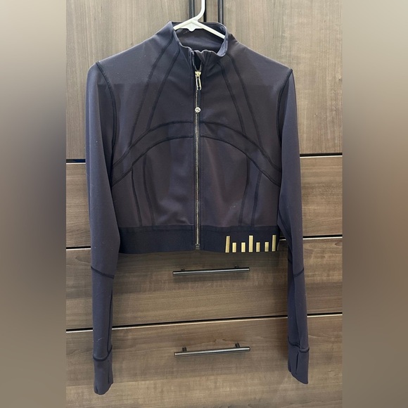 lululemon athletica Jackets & Blazers - NWOT Lululemon Cropped Define Jacket in Everlux fabric *rare*